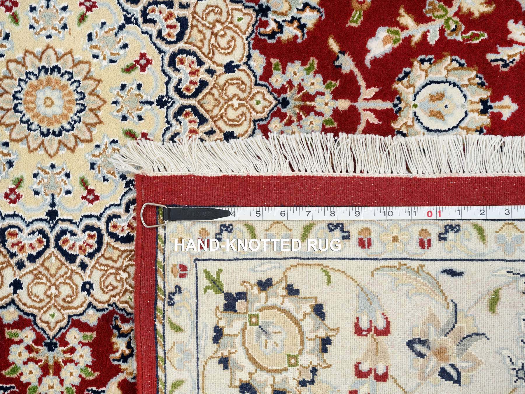 Traditional Rugs LUV582516